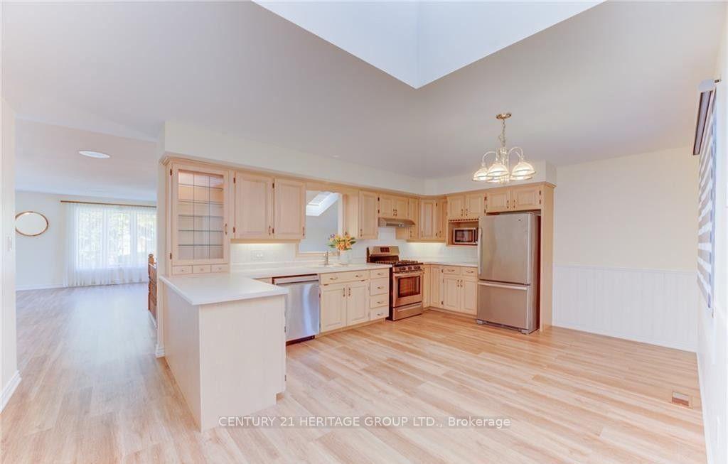 Photo 7 of 184 Hull Road, Strathroy-Caradoc, NE — HOMEH