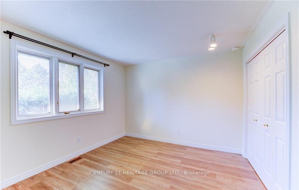 Photo 10 of 184 Hull Road, Strathroy-Caradoc, NE — HOMEH