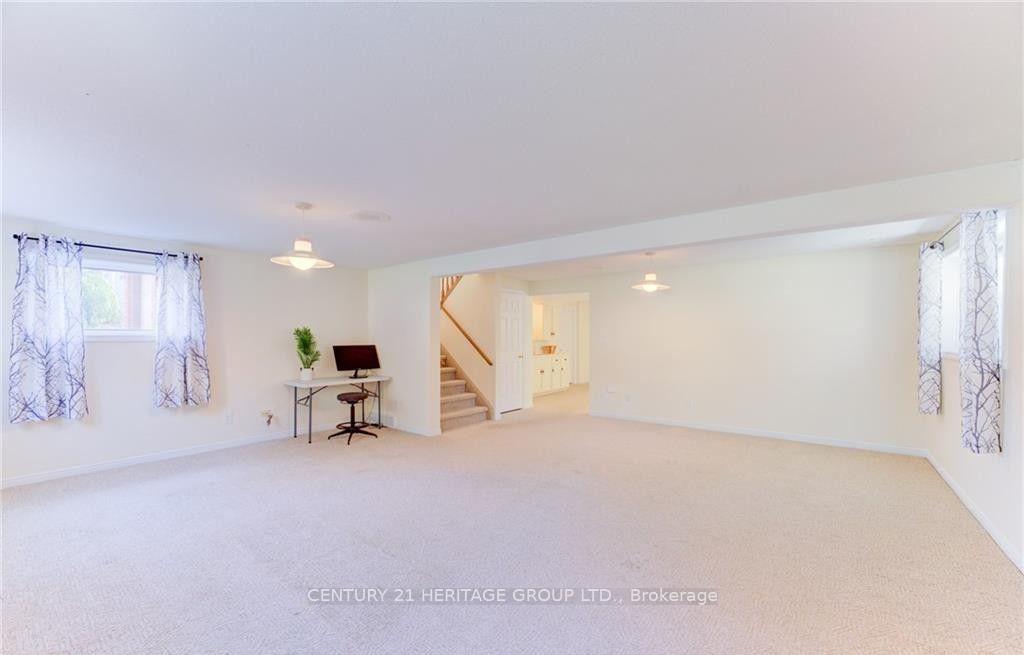 Photo 16 of 184 Hull Road, Strathroy-Caradoc, NE — HOMEH
