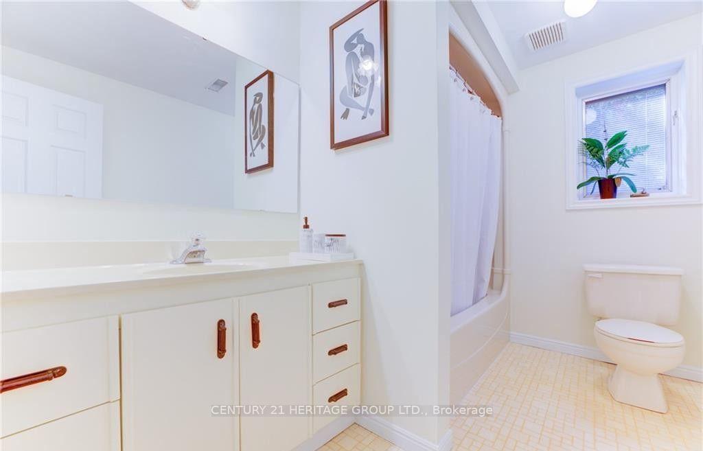 Photo 19 of 184 Hull Road, Strathroy-Caradoc, NE — HOMEH