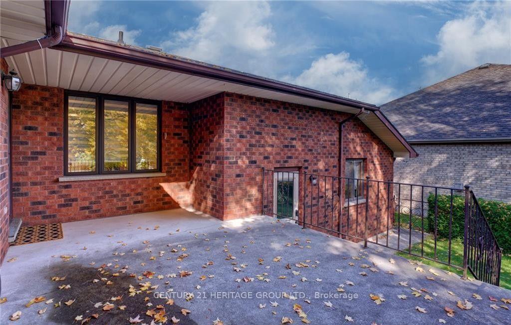 Photo 23 of 184 Hull Road, Strathroy-Caradoc, NE — HOMEH
