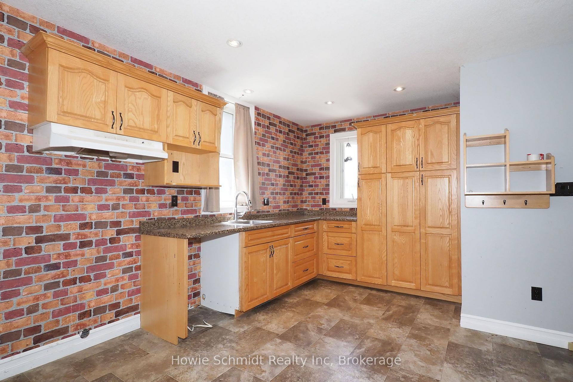 Photo 8 of 45169 Jamestown Road, Huron East, Grey — HOMEH