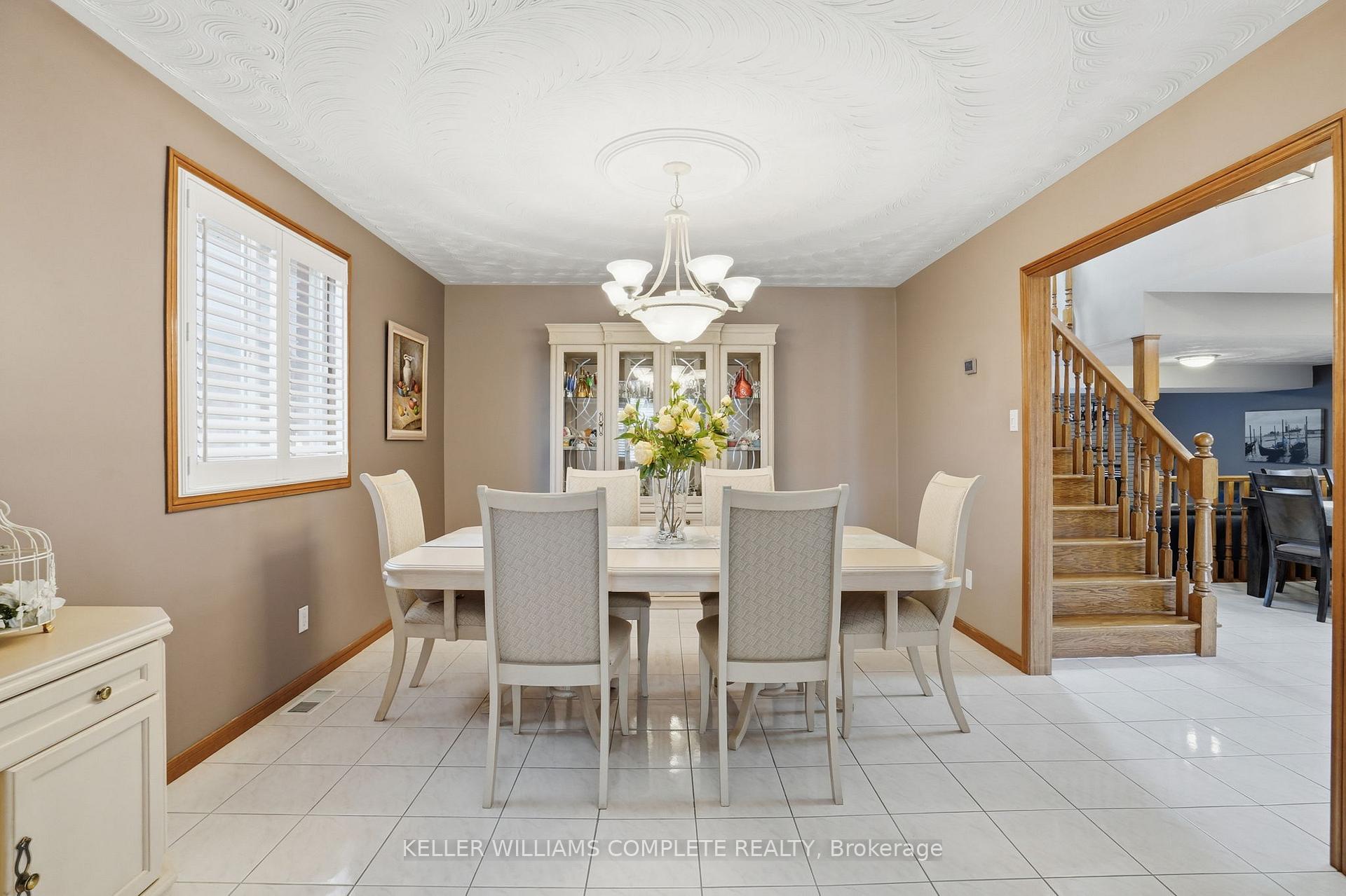 Photo 7 of 32 Highbury Drive, Hamilton, Stoney Creek Mountain — HOMEH