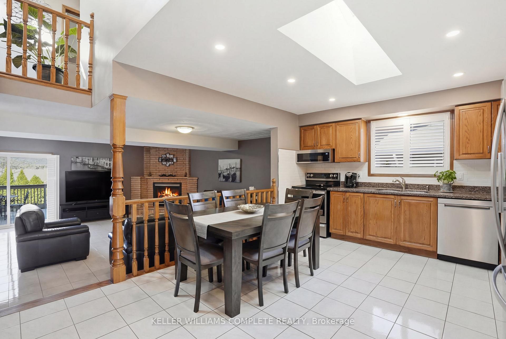 Photo 9 of 32 Highbury Drive, Hamilton, Stoney Creek Mountain — HOMEH