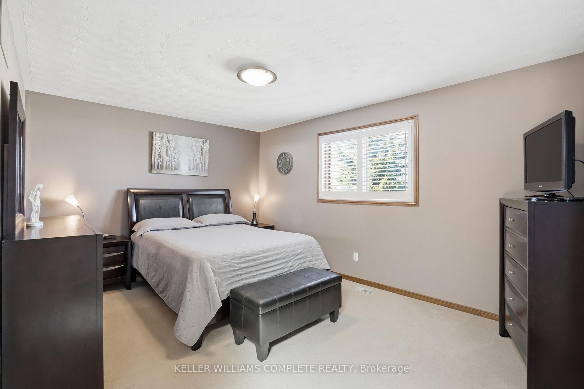 Photo 20 of 32 Highbury Drive, Hamilton, Stoney Creek Mountain — HOMEH