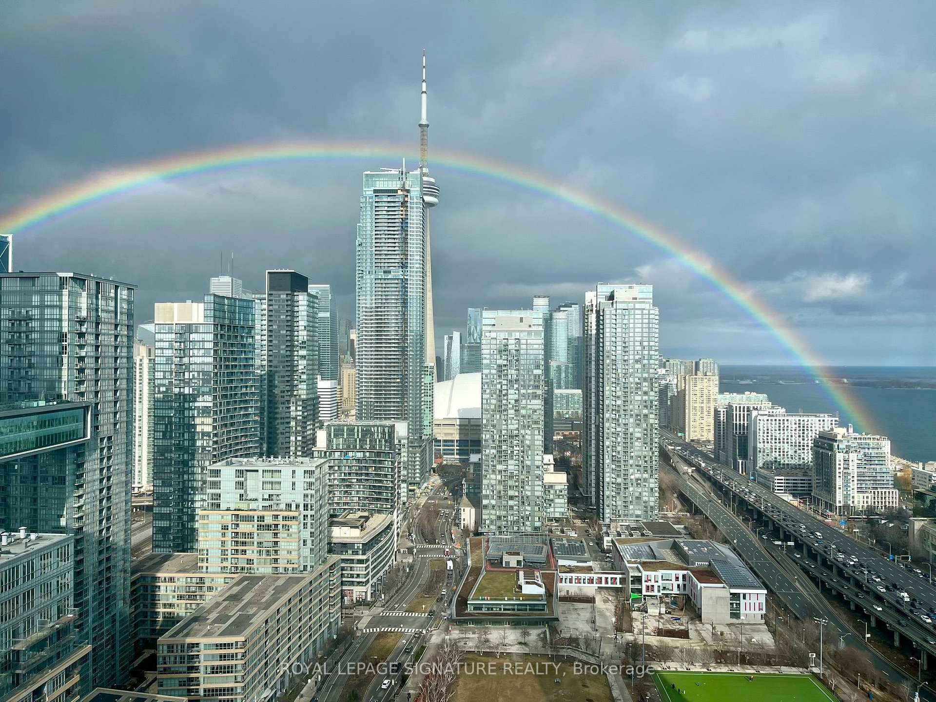 Photo 2 of Unit 4112, 85 Queens Wharf Road, Toronto, Waterfront Communities — HOMEH