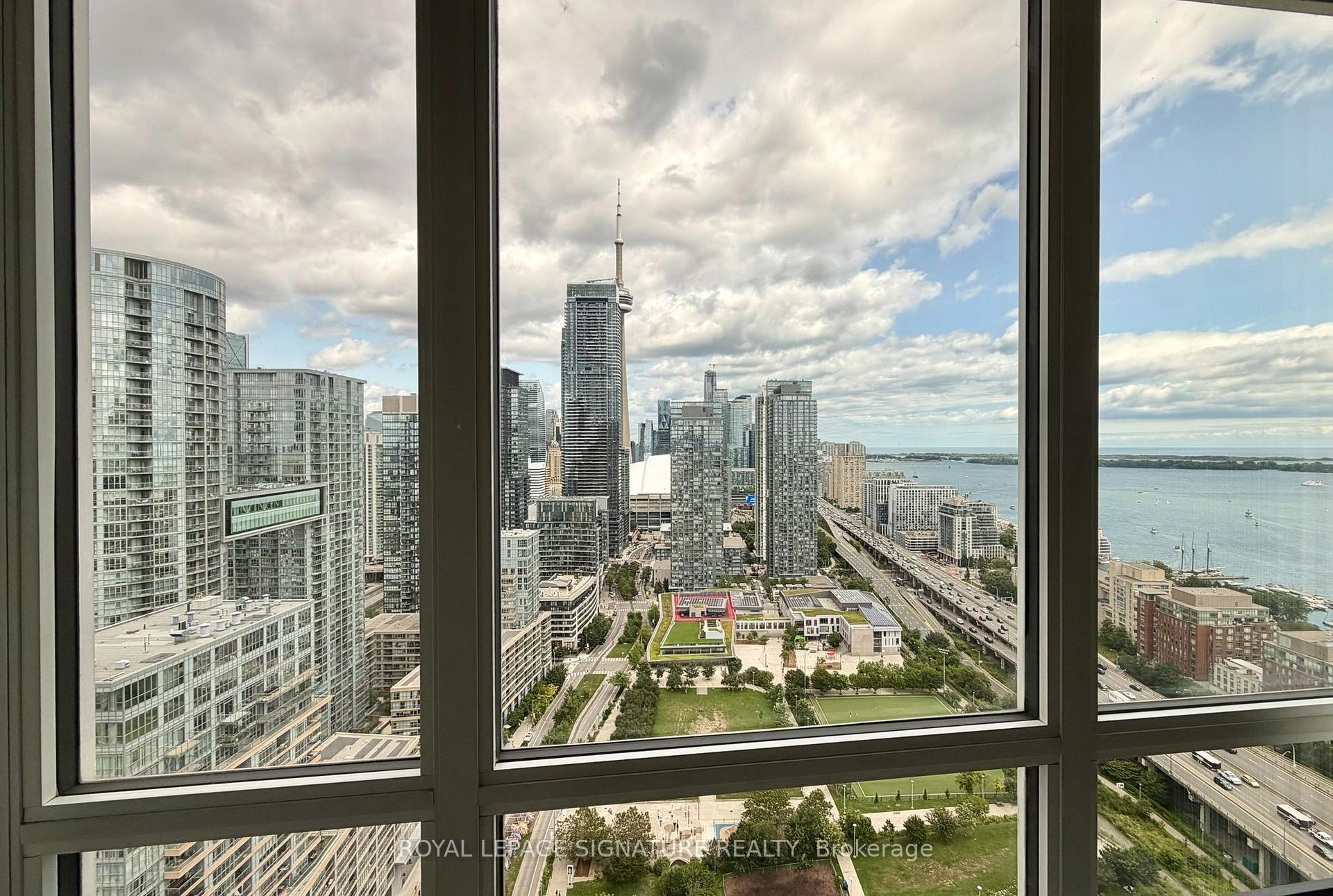 Photo 9 of Unit 4112, 85 Queens Wharf Road, Toronto, Waterfront Communities — HOMEH