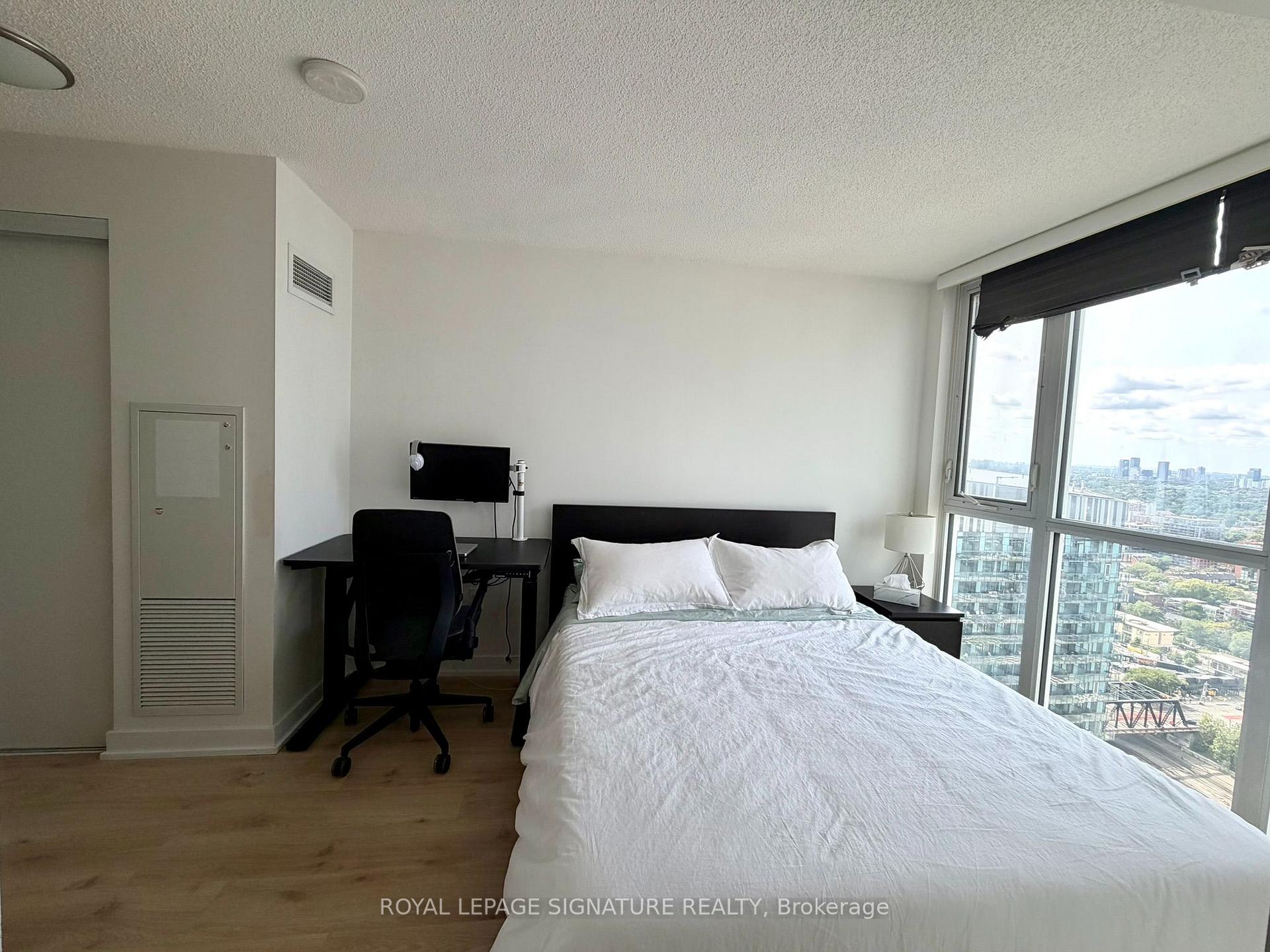 Photo 12 of Unit 4112, 85 Queens Wharf Road, Toronto, Waterfront Communities — HOMEH