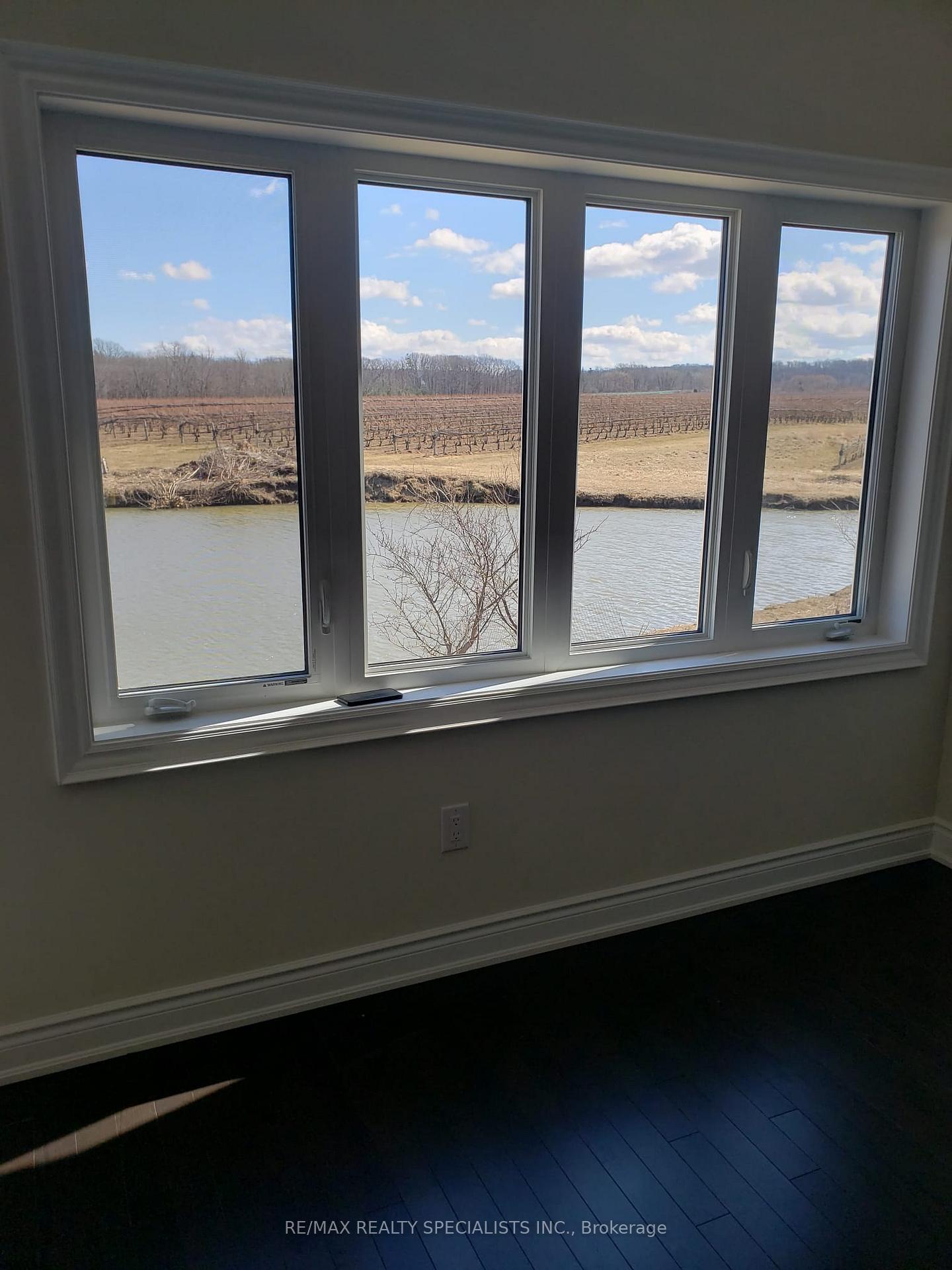 Photo 3 of 4179 Cherry Heights Boulevard, Lincoln, Beamsville — HOMEH