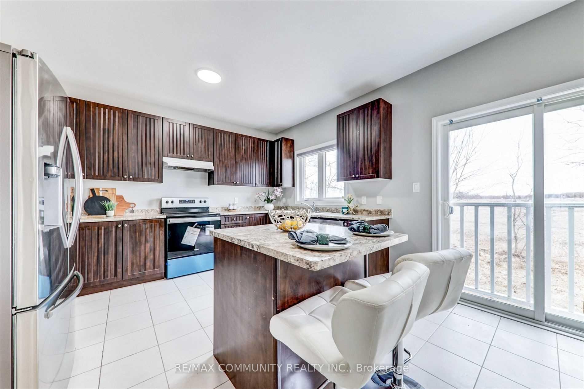 Photo 10 of 39 Butcher Street, Brock, Beaverton — HOMEH