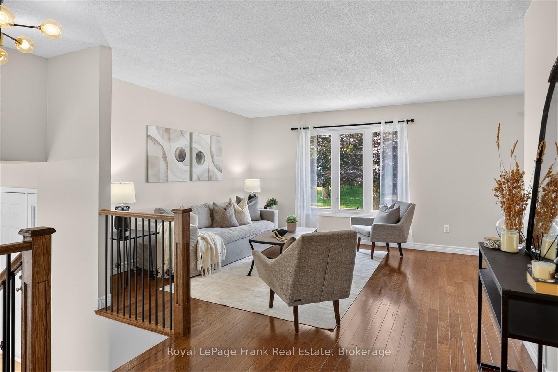 Photo 7 of 1717 Woodgrove Crescent, Peterborough, Monaghan Ward 2 — HOMEH