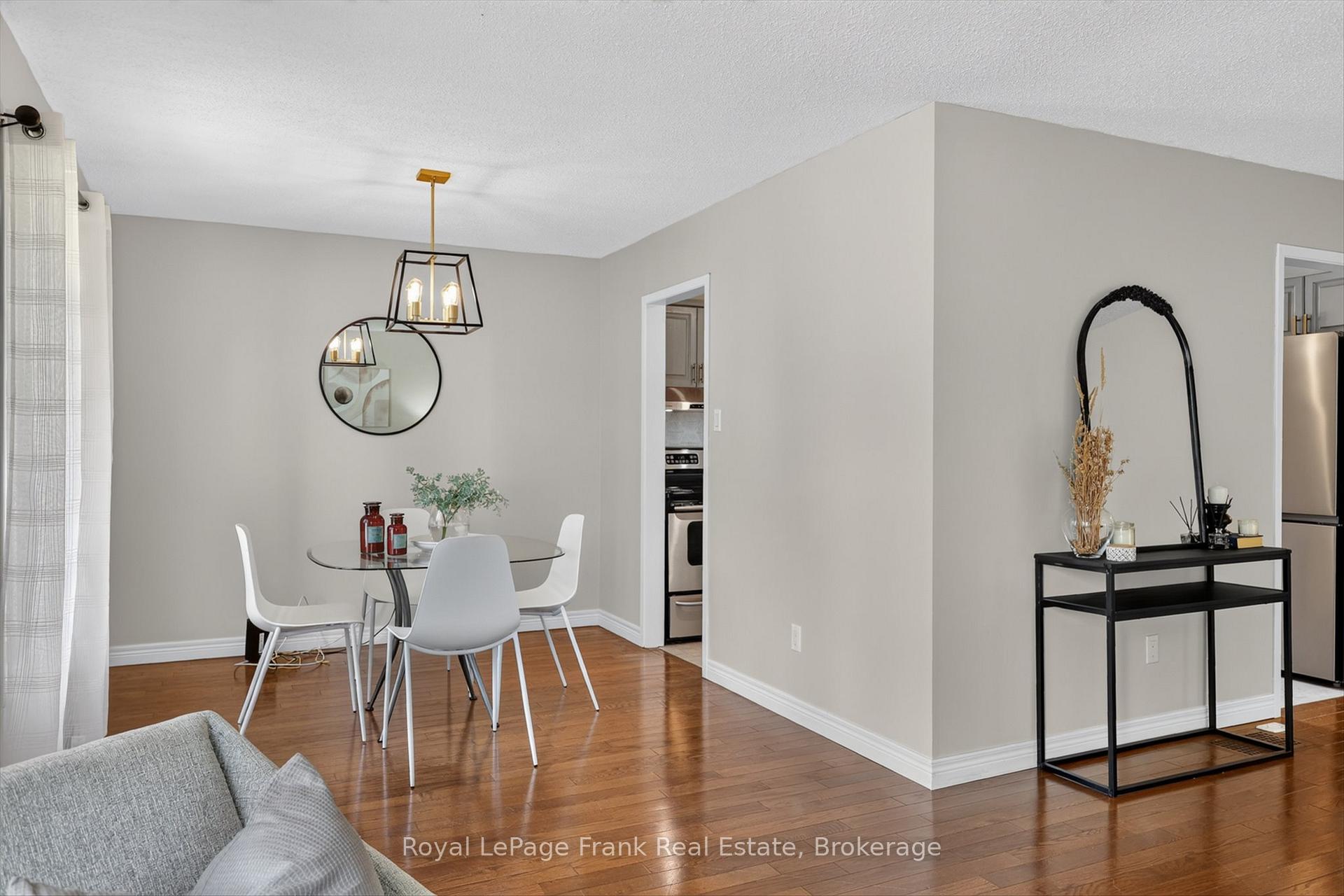 Photo 9 of 1717 Woodgrove Crescent, Peterborough, Monaghan Ward 2 — HOMEH