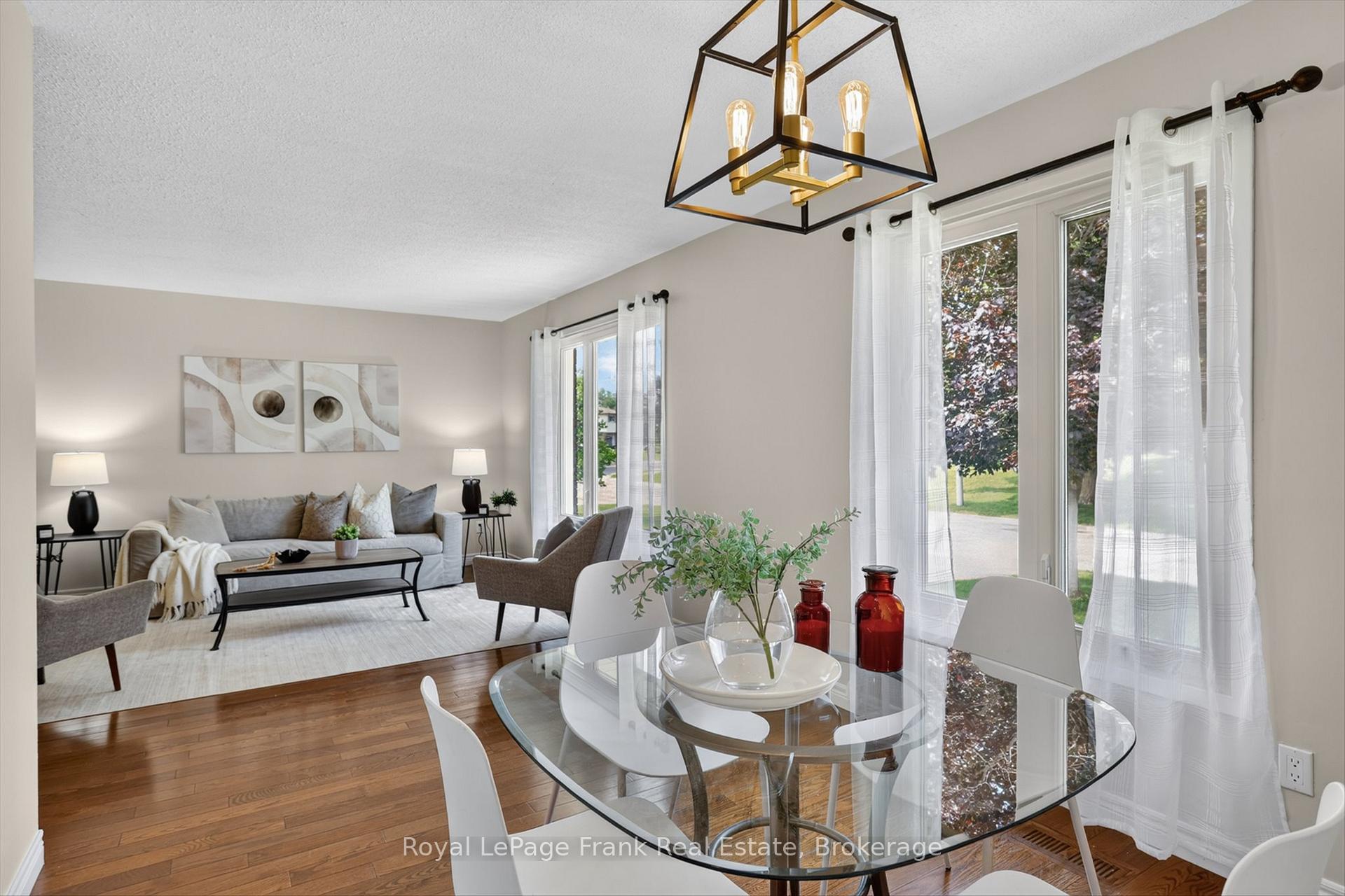 Photo 10 of 1717 Woodgrove Crescent, Peterborough, Monaghan Ward 2 — HOMEH
