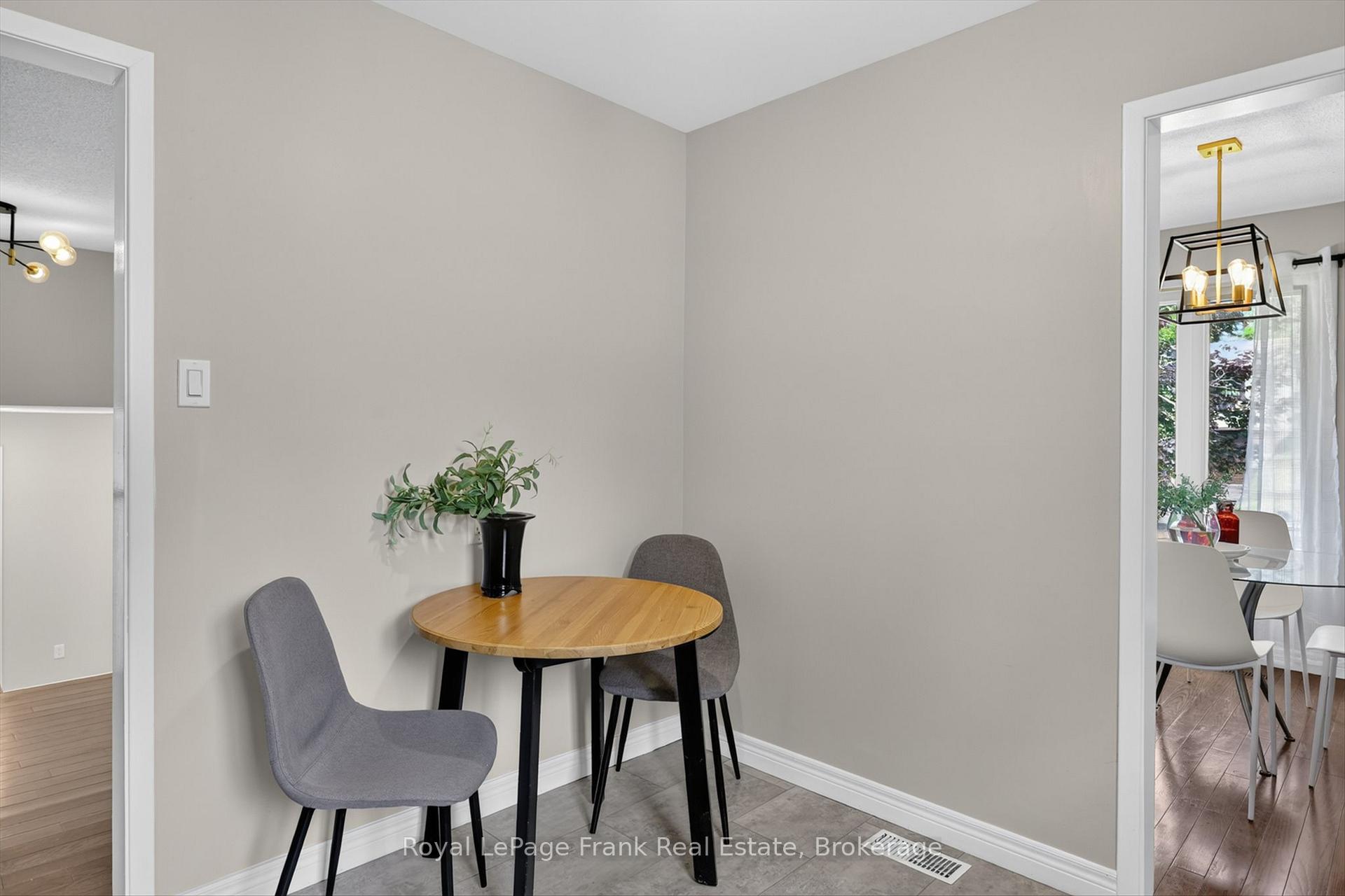 Photo 13 of 1717 Woodgrove Crescent, Peterborough, Monaghan Ward 2 — HOMEH