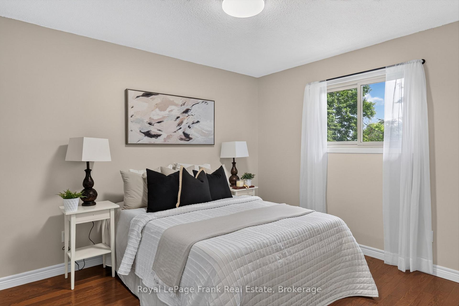 Photo 15 of 1717 Woodgrove Crescent, Peterborough, Monaghan Ward 2 — HOMEH