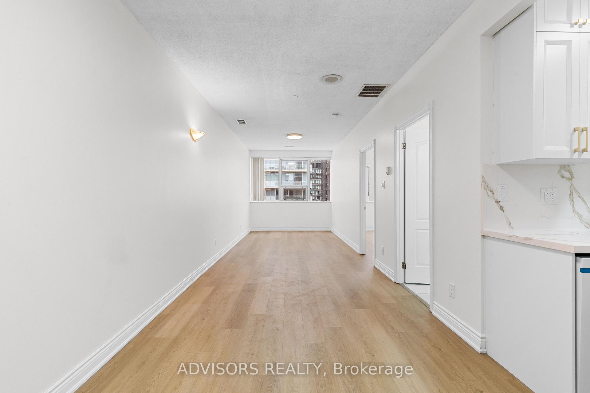 Front of Unit 1207, 393 King Street W