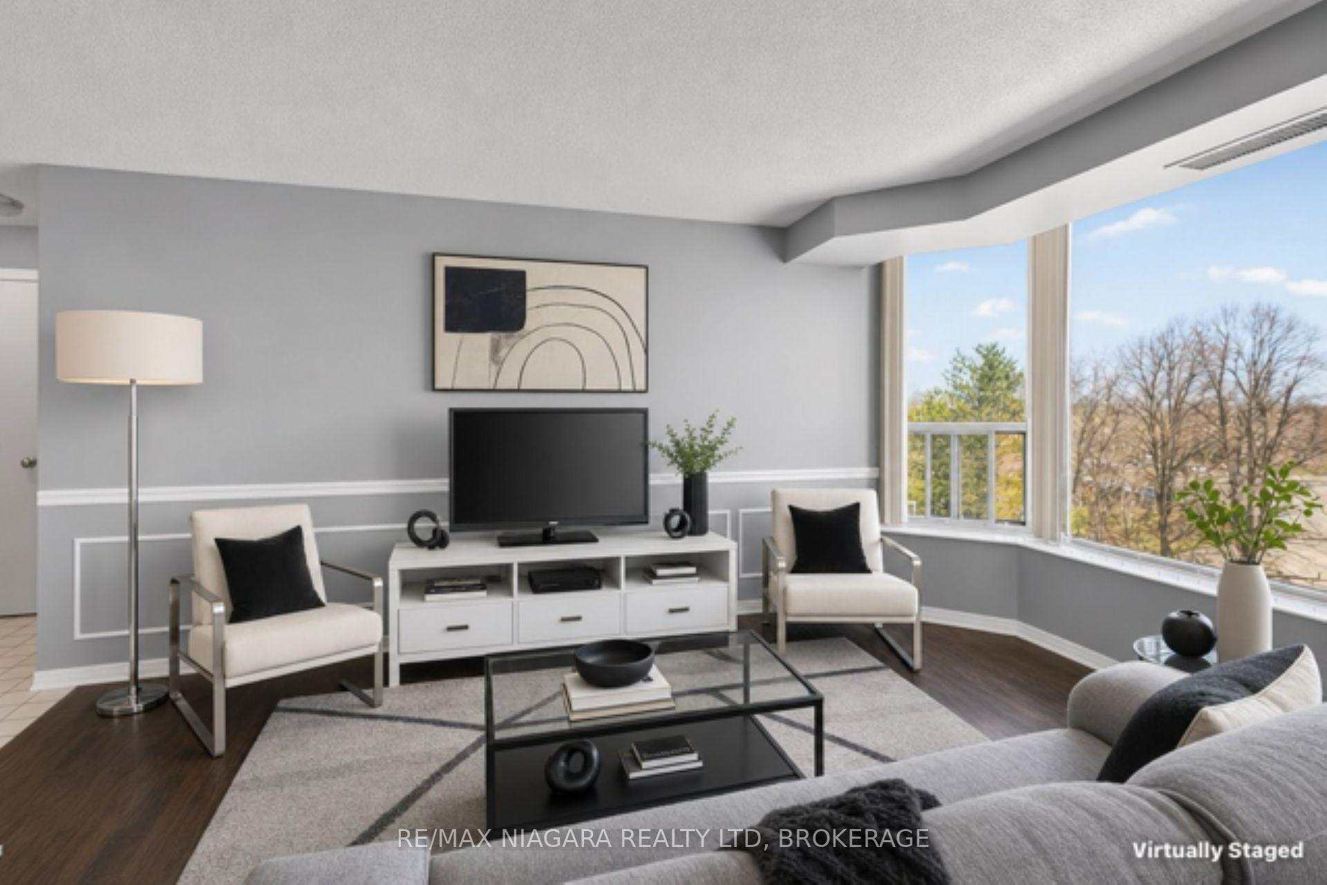 Photo 4 of Unit 501, 81 Scott Street, St. Catharines, Lakeport — HOMEH