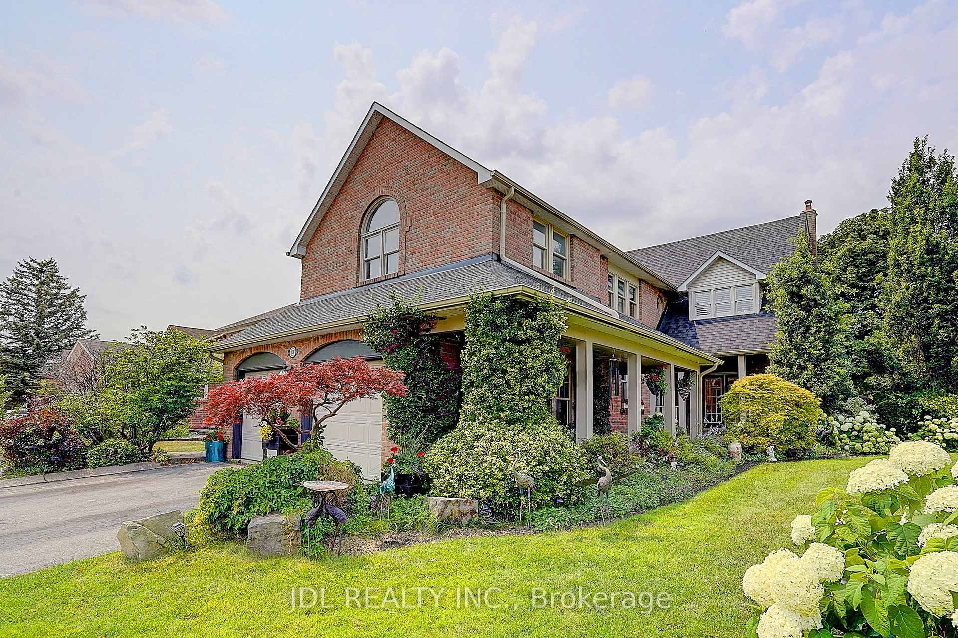 Photo 1 of 84 Longwater Chase, Markham, Unionville — HOMEH