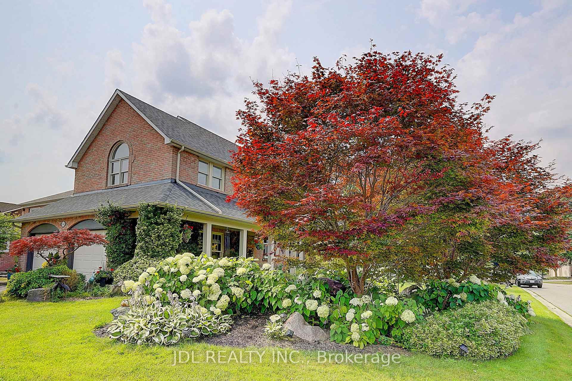 Photo 2 of 84 Longwater Chase, Markham, Unionville — HOMEH