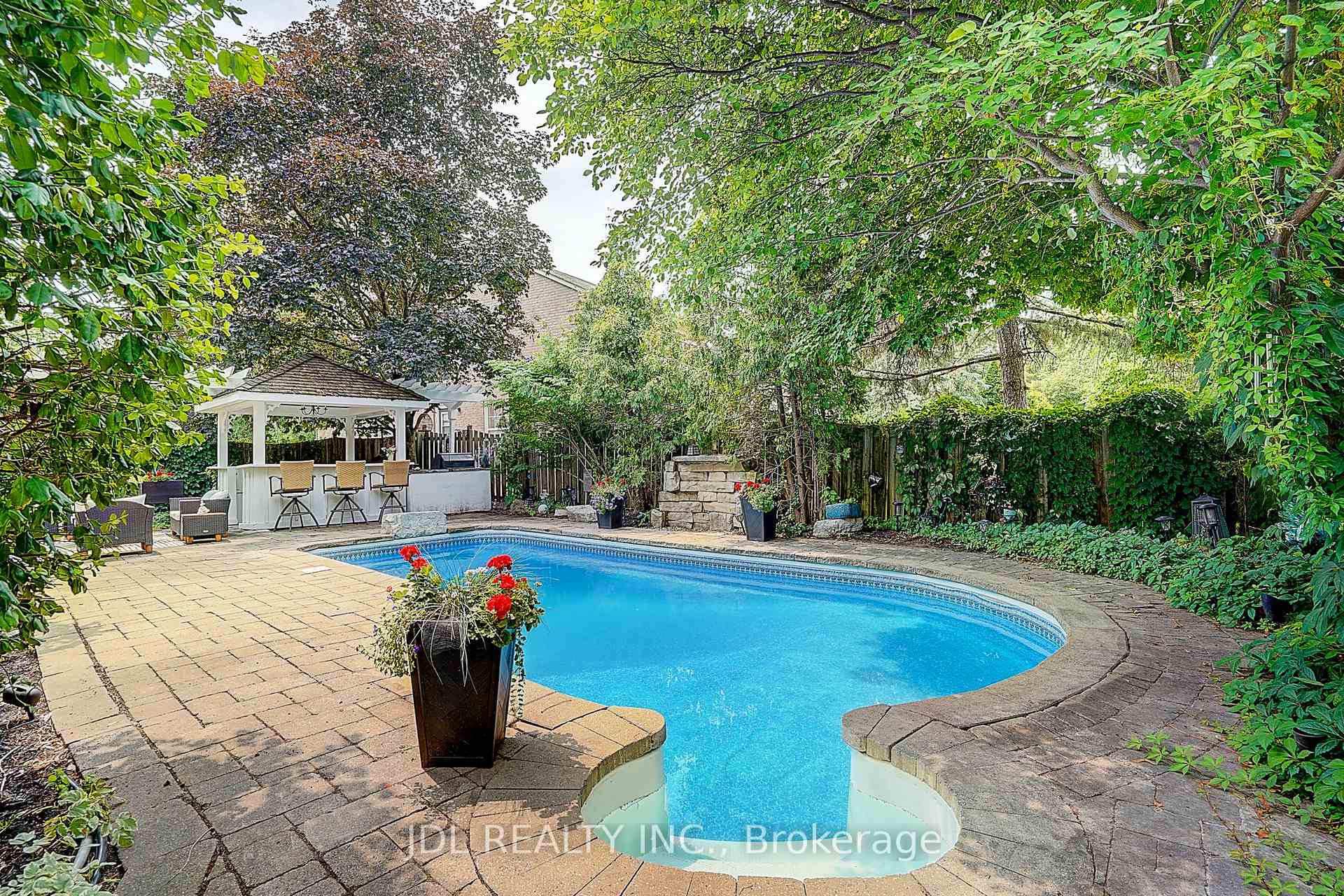 Photo 9 of 84 Longwater Chase, Markham, Unionville — HOMEH