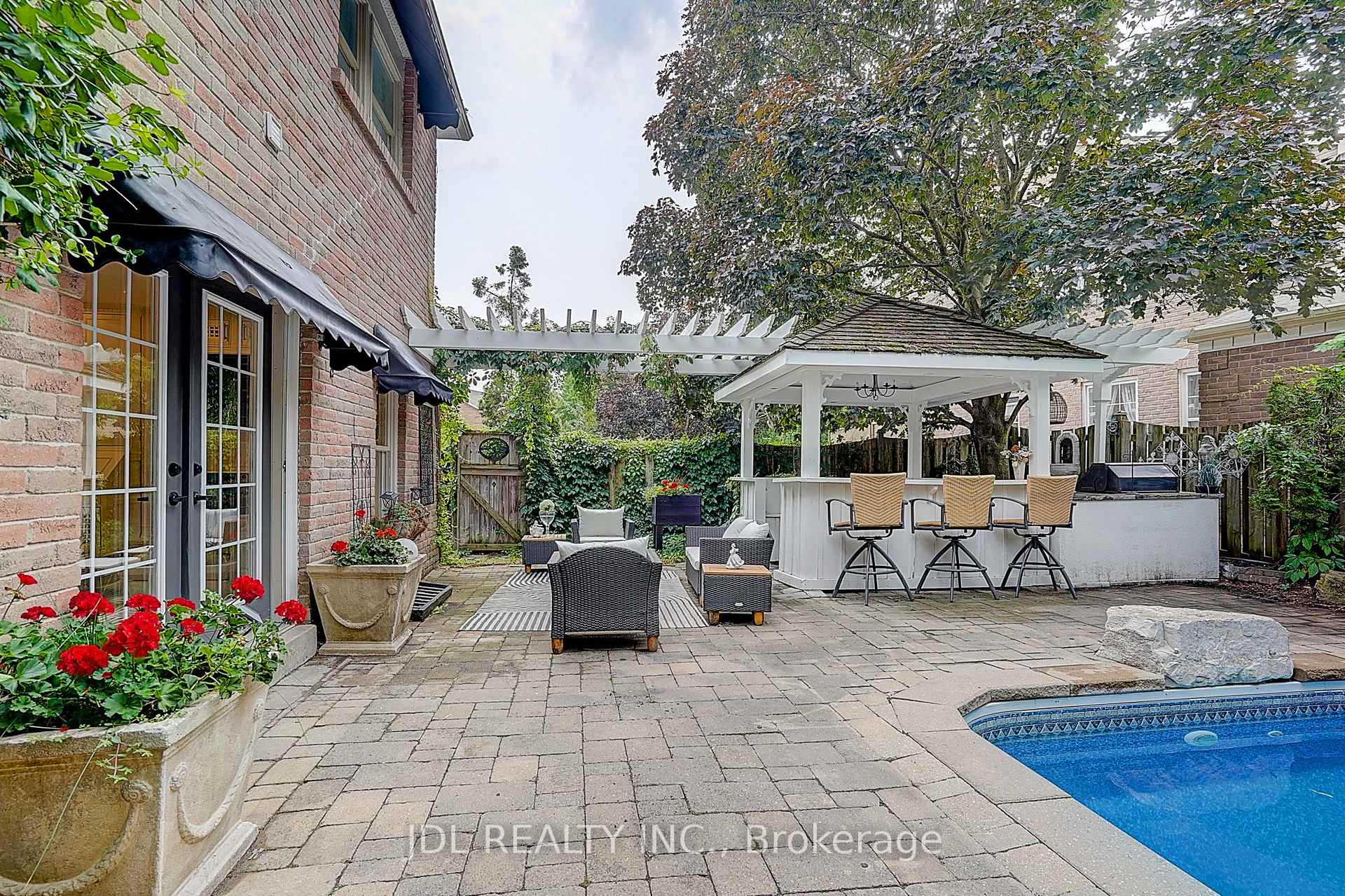 Photo 11 of 84 Longwater Chase, Markham, Unionville — HOMEH