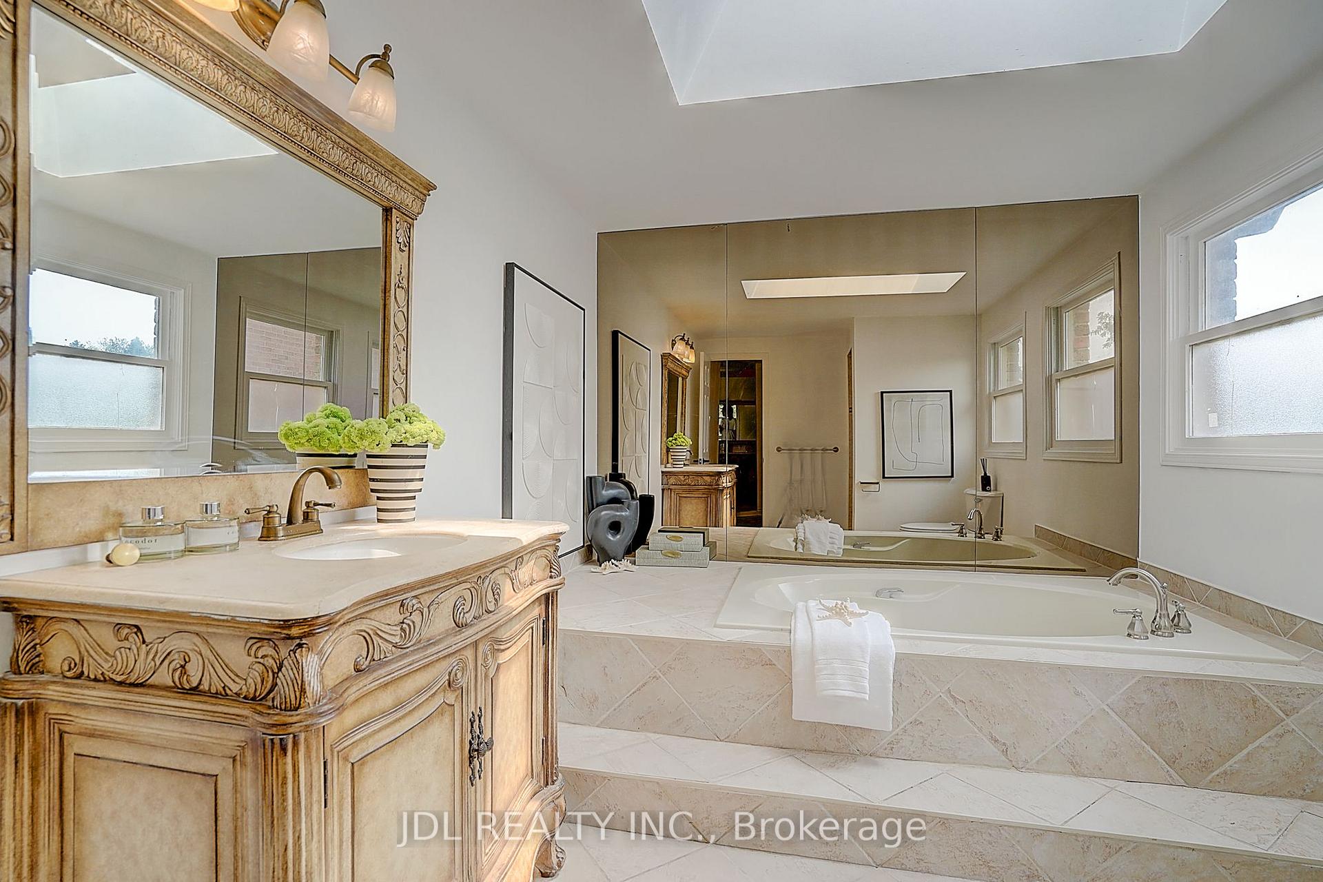 Photo 33 of 84 Longwater Chase, Markham, Unionville — HOMEH