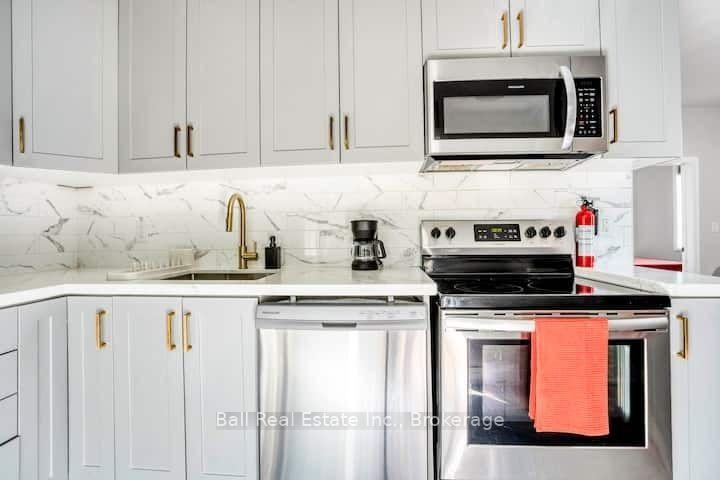 Photo 3 of Unit 4, 291 Stewart Street, Peterborough, Town Ward 3 — HOMEH