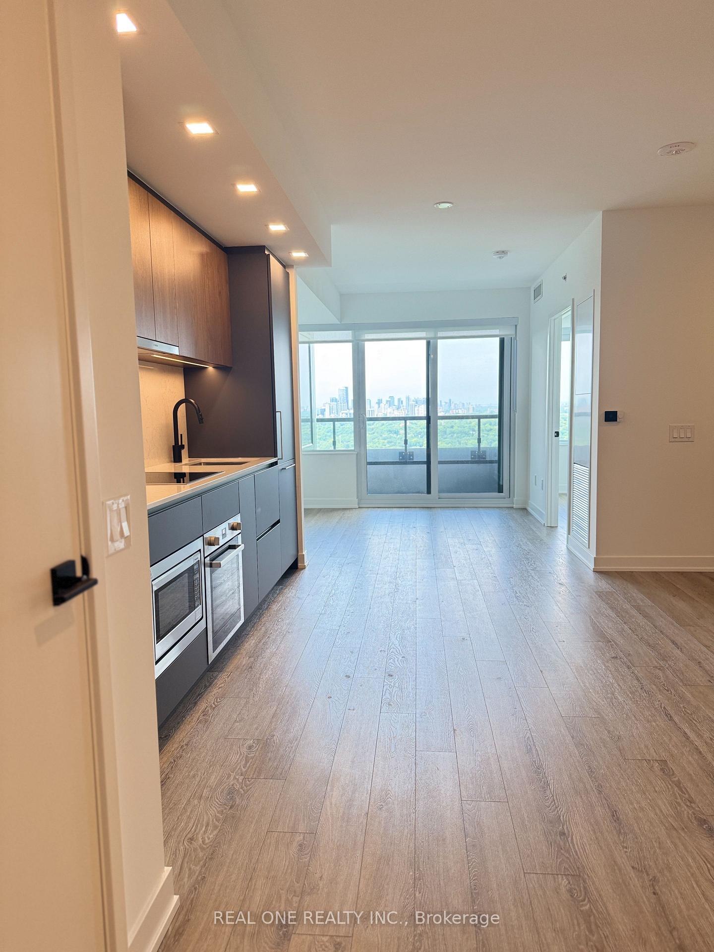 Photo 6 of Unit 3605, 609 Sherbourne Street, Toronto, North St. James Town — HOMEH