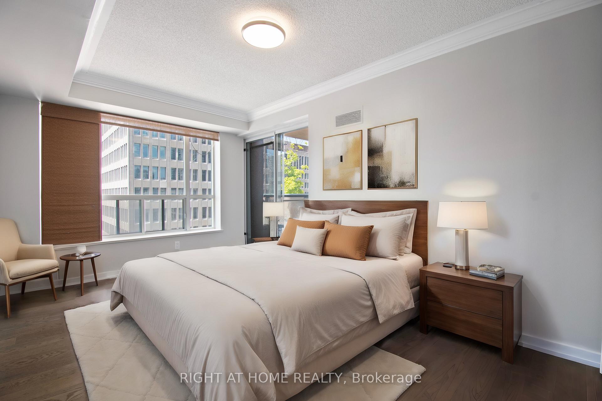 Photo 4 of Unit 1008, 889 Bay Street, Toronto, Bay Street Corridor — HOMEH