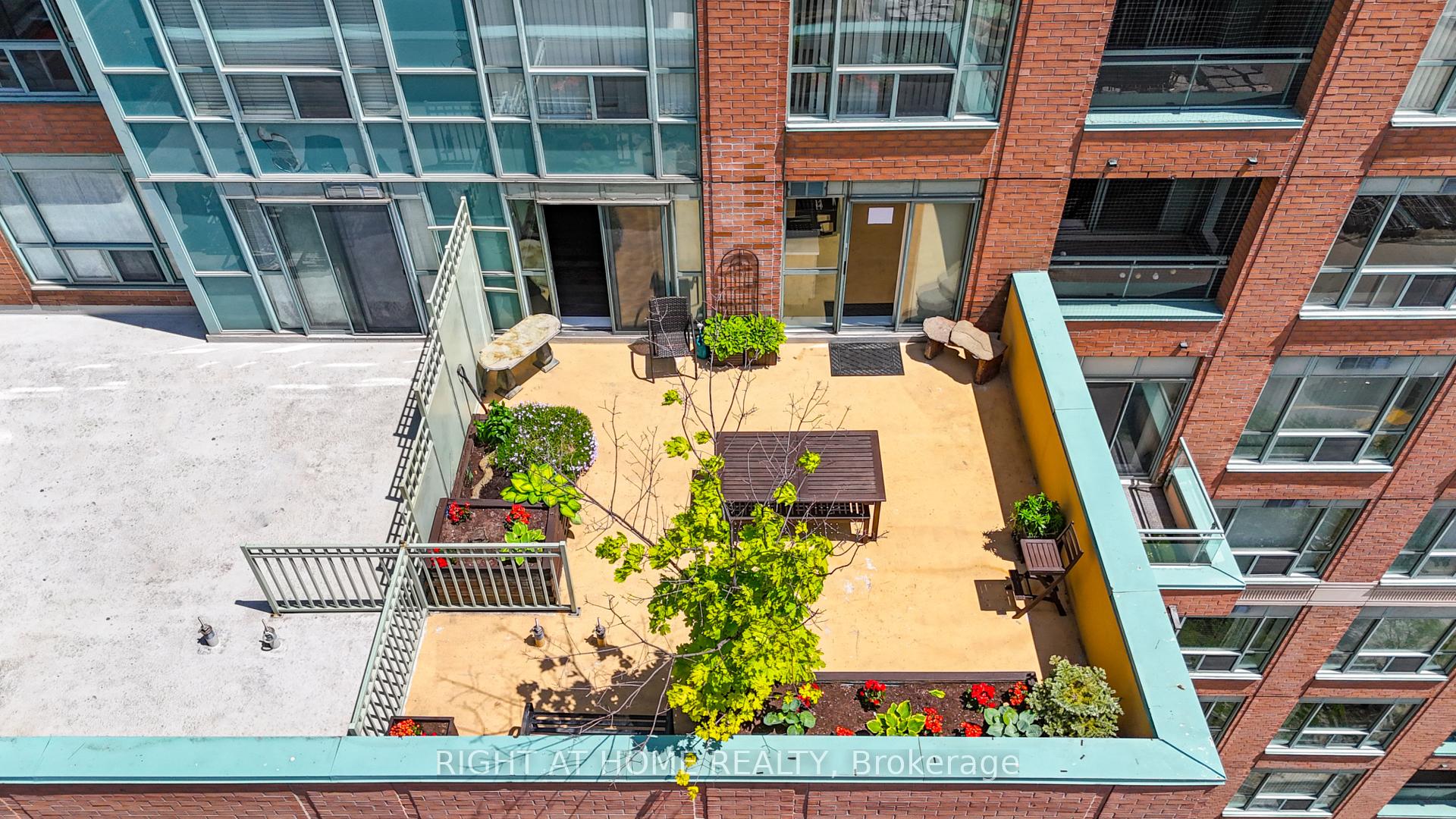 Photo 5 of Unit 1008, 889 Bay Street, Toronto, Bay Street Corridor — HOMEH