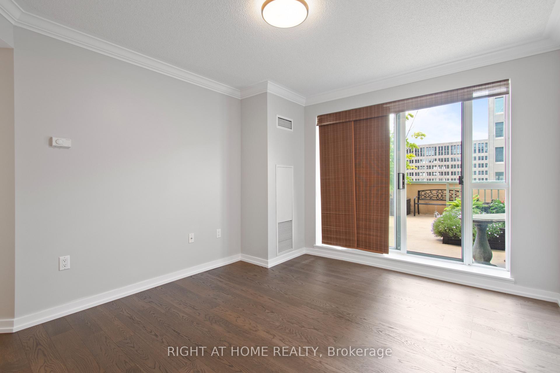Photo 11 of Unit 1008, 889 Bay Street, Toronto, Bay Street Corridor — HOMEH