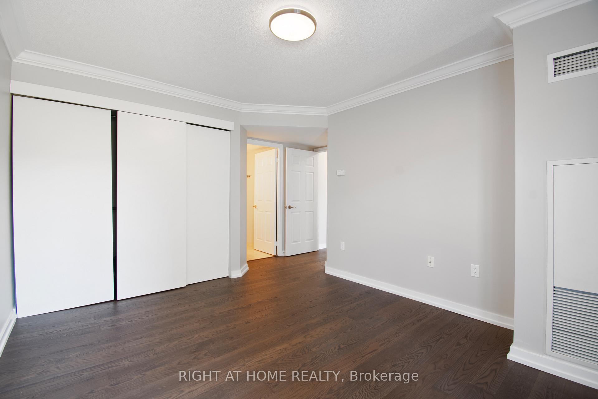 Photo 12 of Unit 1008, 889 Bay Street, Toronto, Bay Street Corridor — HOMEH