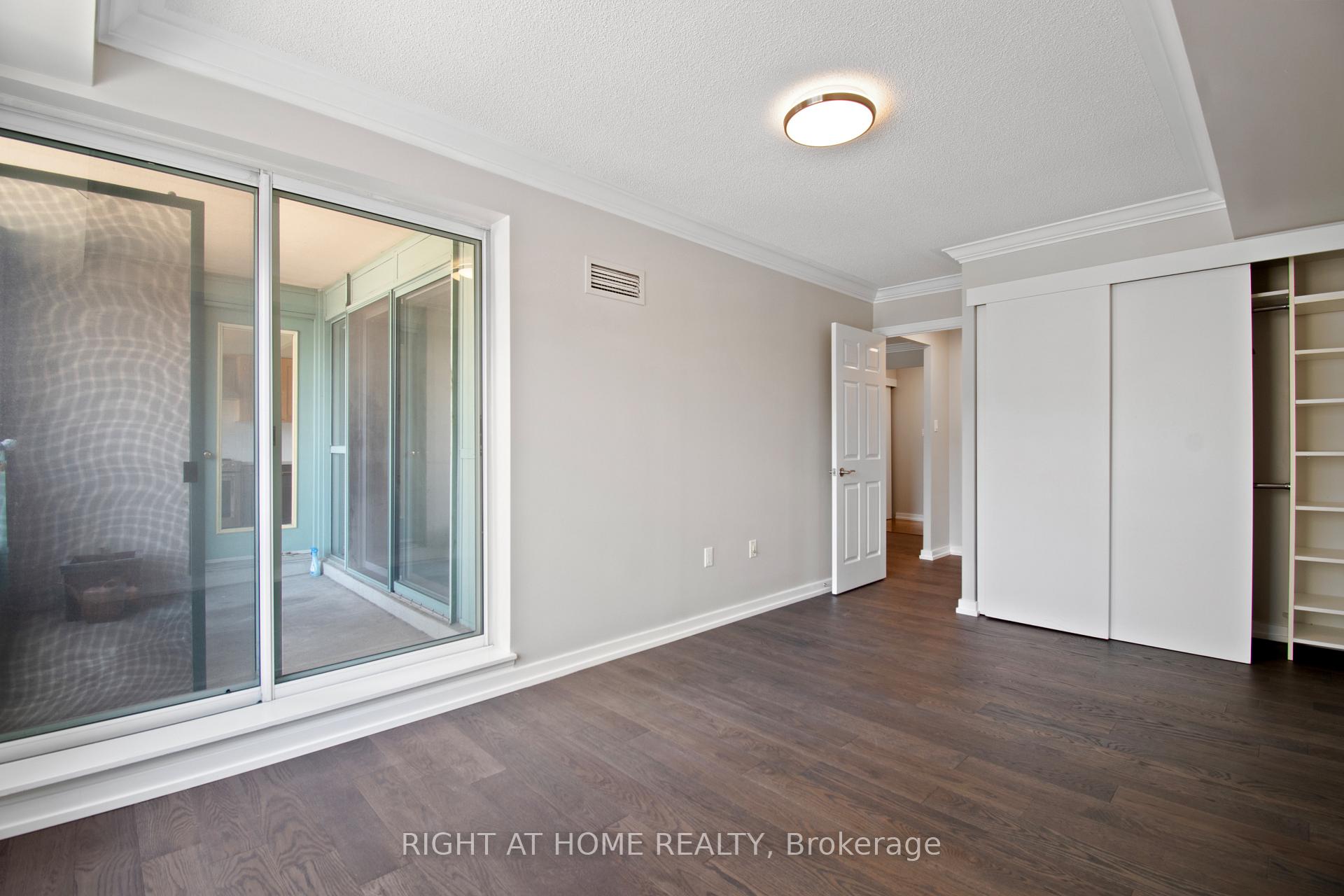 Photo 15 of Unit 1008, 889 Bay Street, Toronto, Bay Street Corridor — HOMEH