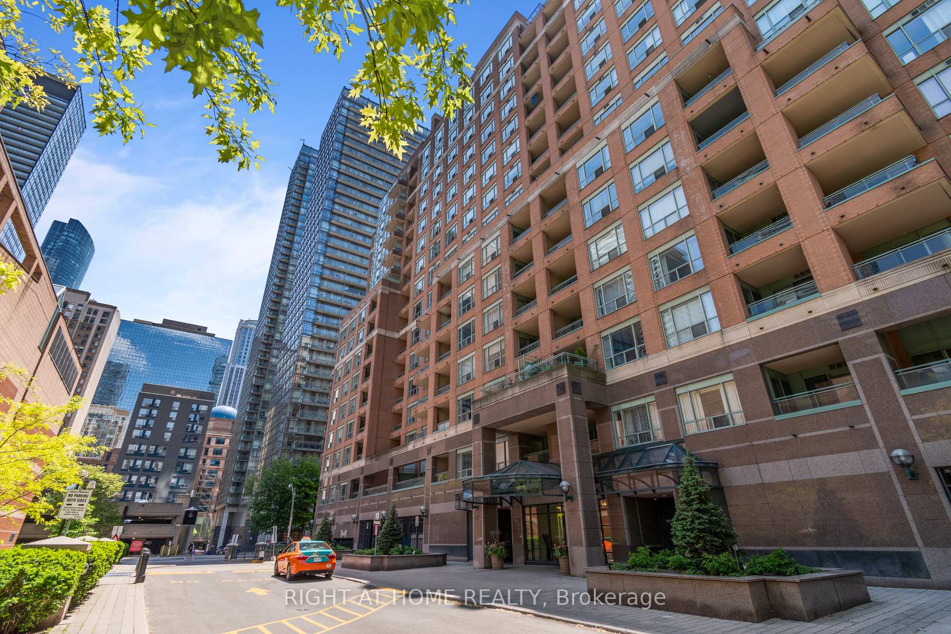 Photo 24 of Unit 1008, 889 Bay Street, Toronto, Bay Street Corridor — HOMEH