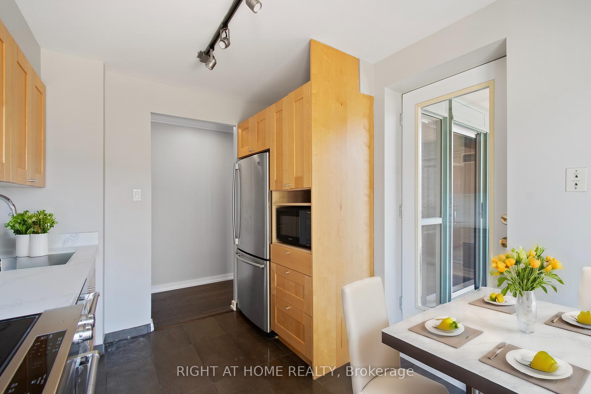 Photo 30 of Unit 1008, 889 Bay Street, Toronto, Bay Street Corridor — HOMEH