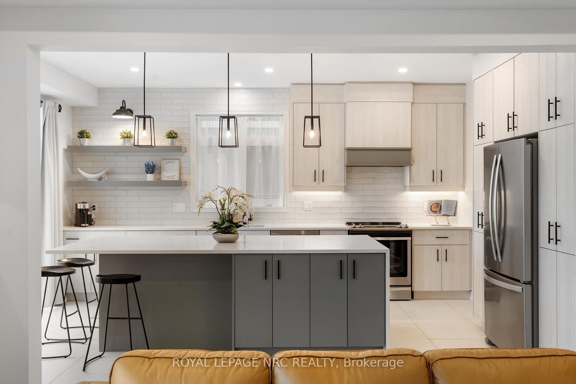 Photo 10 of 20 Myrtle Street, Pelham, Fonthill — HOMEH