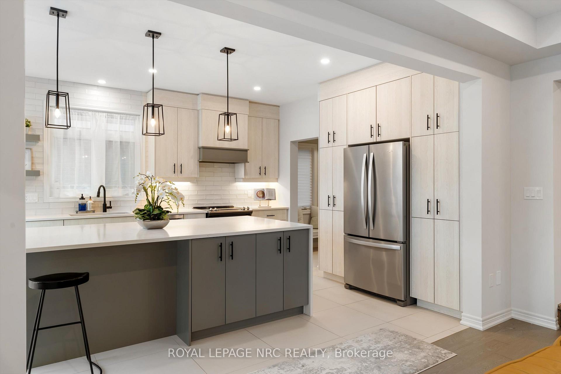 Photo 11 of 20 Myrtle Street, Pelham, Fonthill — HOMEH