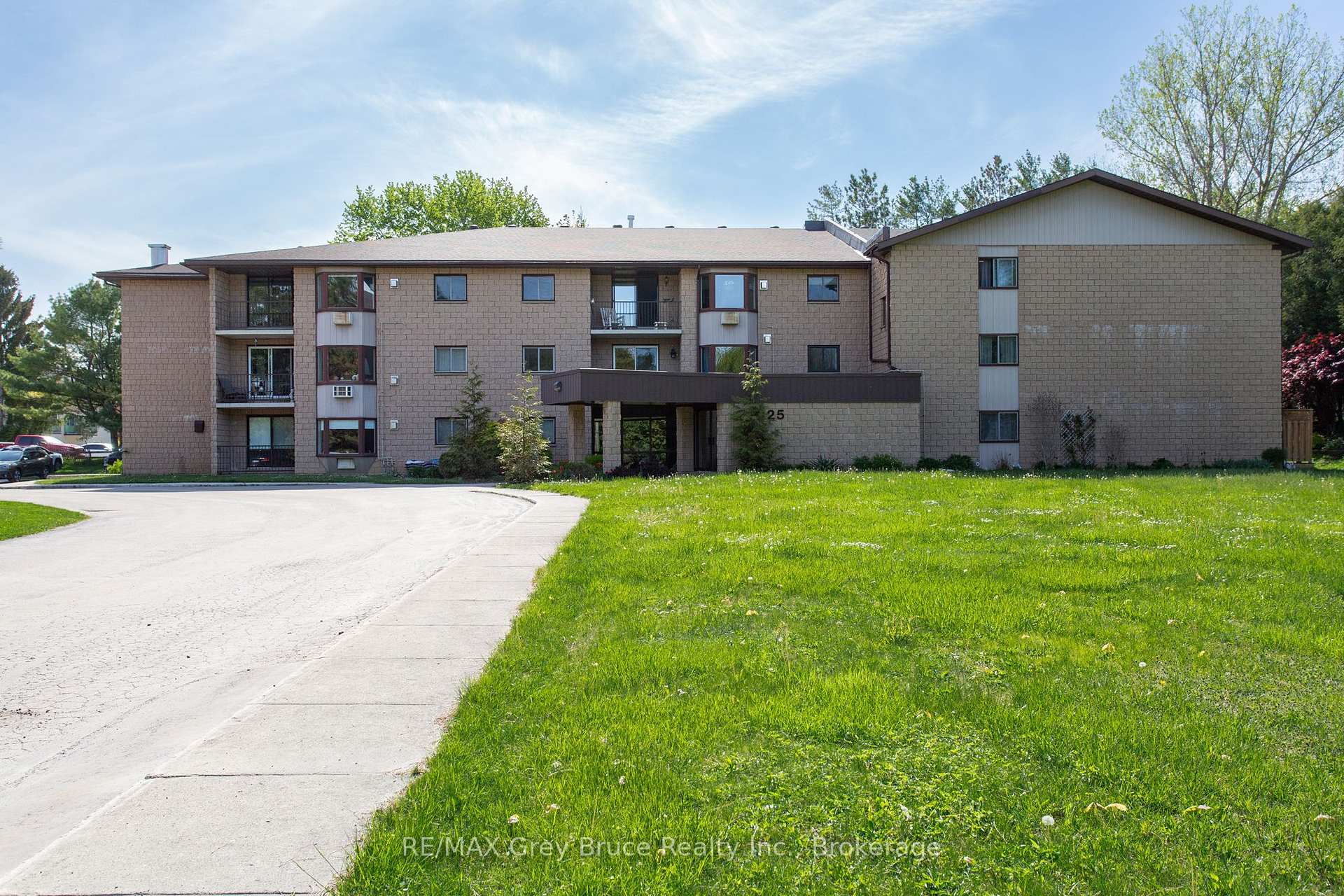 Photo 4 of Unit 206, 125 Hinks Street, Brockton — HOMEH
