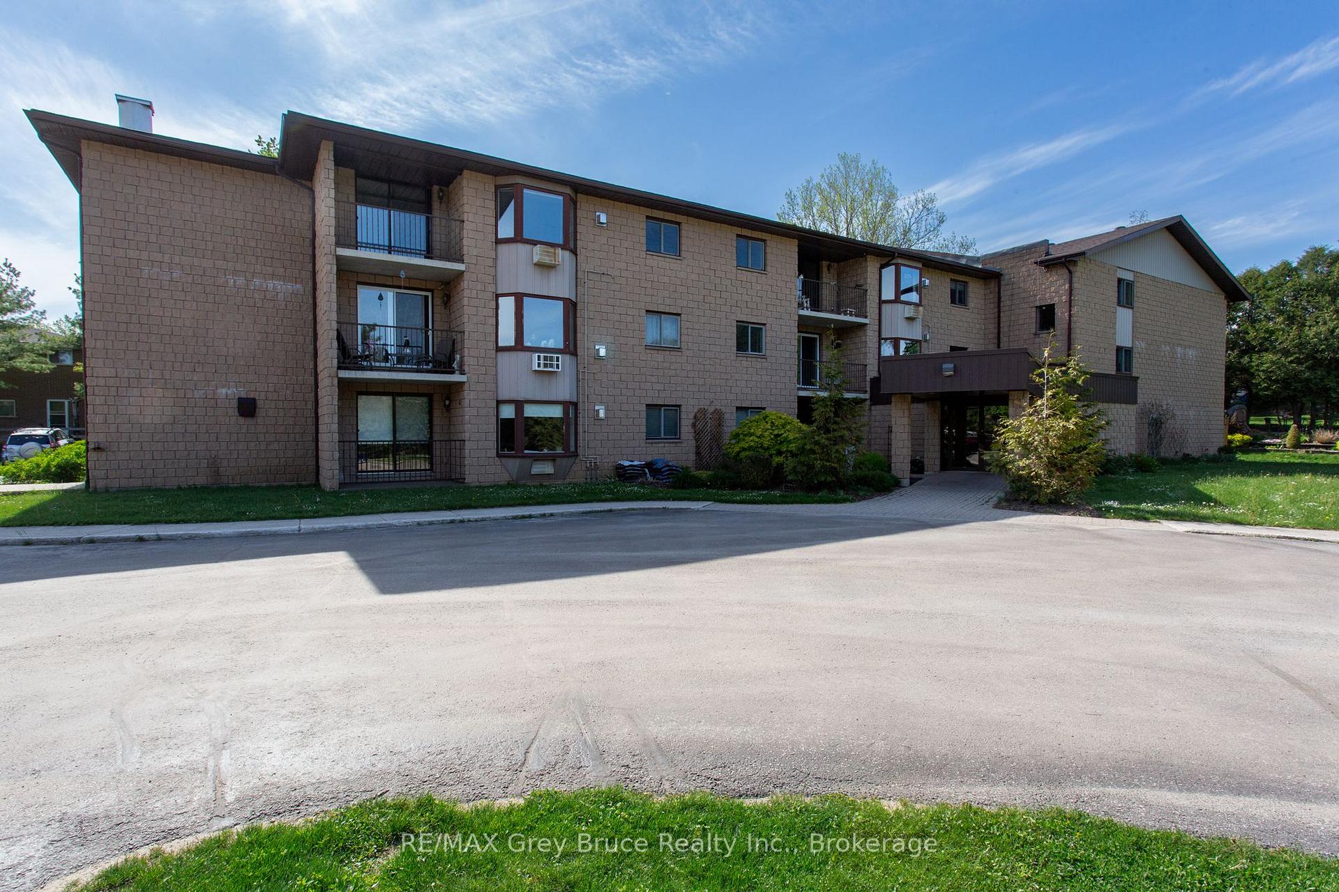 Photo 44 of Unit 206, 125 Hinks Street, Brockton — HOMEH
