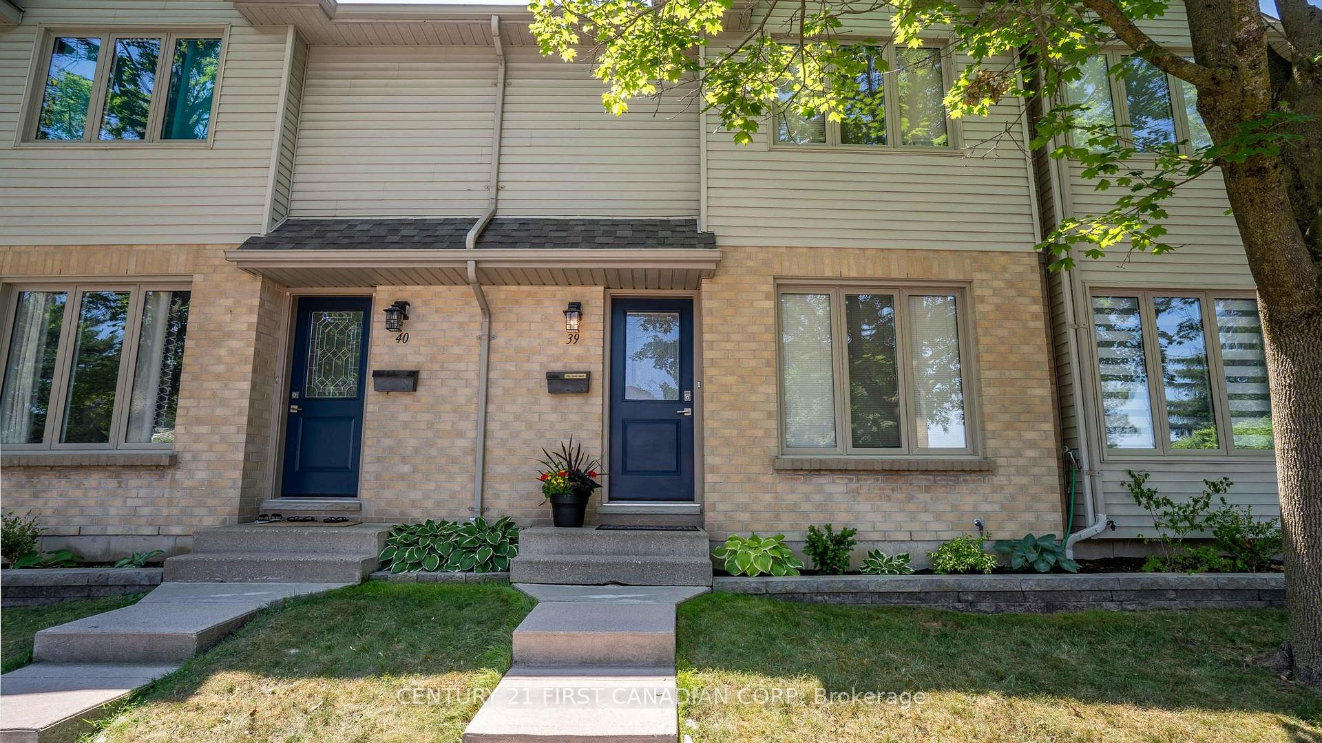 Front of Unit 39, 925 Lawson Road