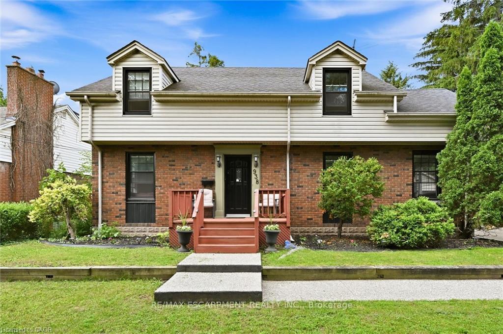 Photo 2 of 938 Cloverleaf Drive, Burlington, LaSalle — HOMEH