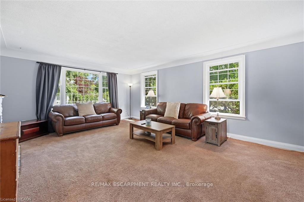 Photo 6 of 938 Cloverleaf Drive, Burlington, LaSalle — HOMEH