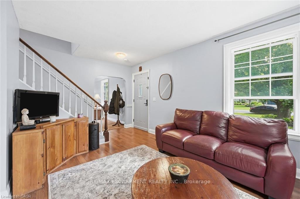 Photo 17 of 938 Cloverleaf Drive, Burlington, LaSalle — HOMEH