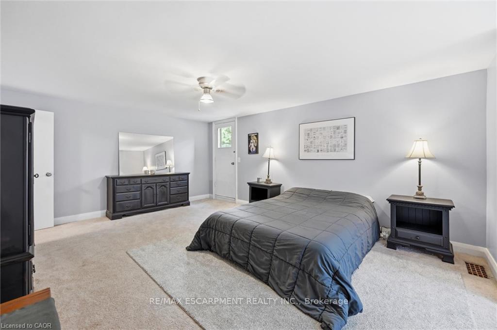 Photo 20 of 938 Cloverleaf Drive, Burlington, LaSalle — HOMEH