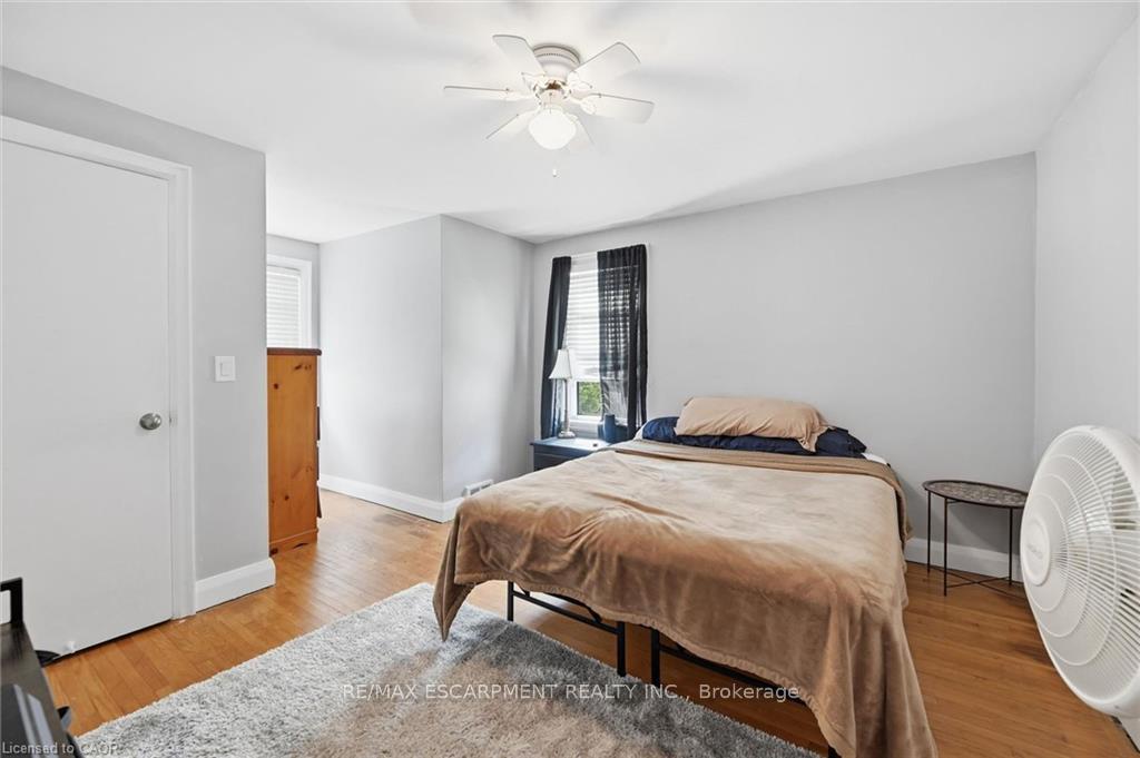 Photo 22 of 938 Cloverleaf Drive, Burlington, LaSalle — HOMEH