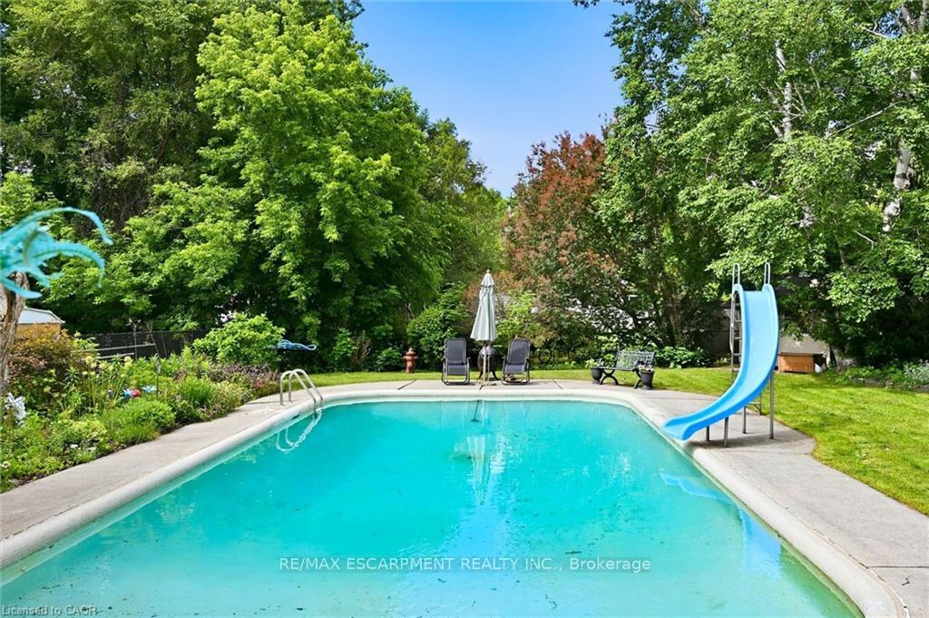 Photo 25 of 938 Cloverleaf Drive, Burlington, LaSalle — HOMEH