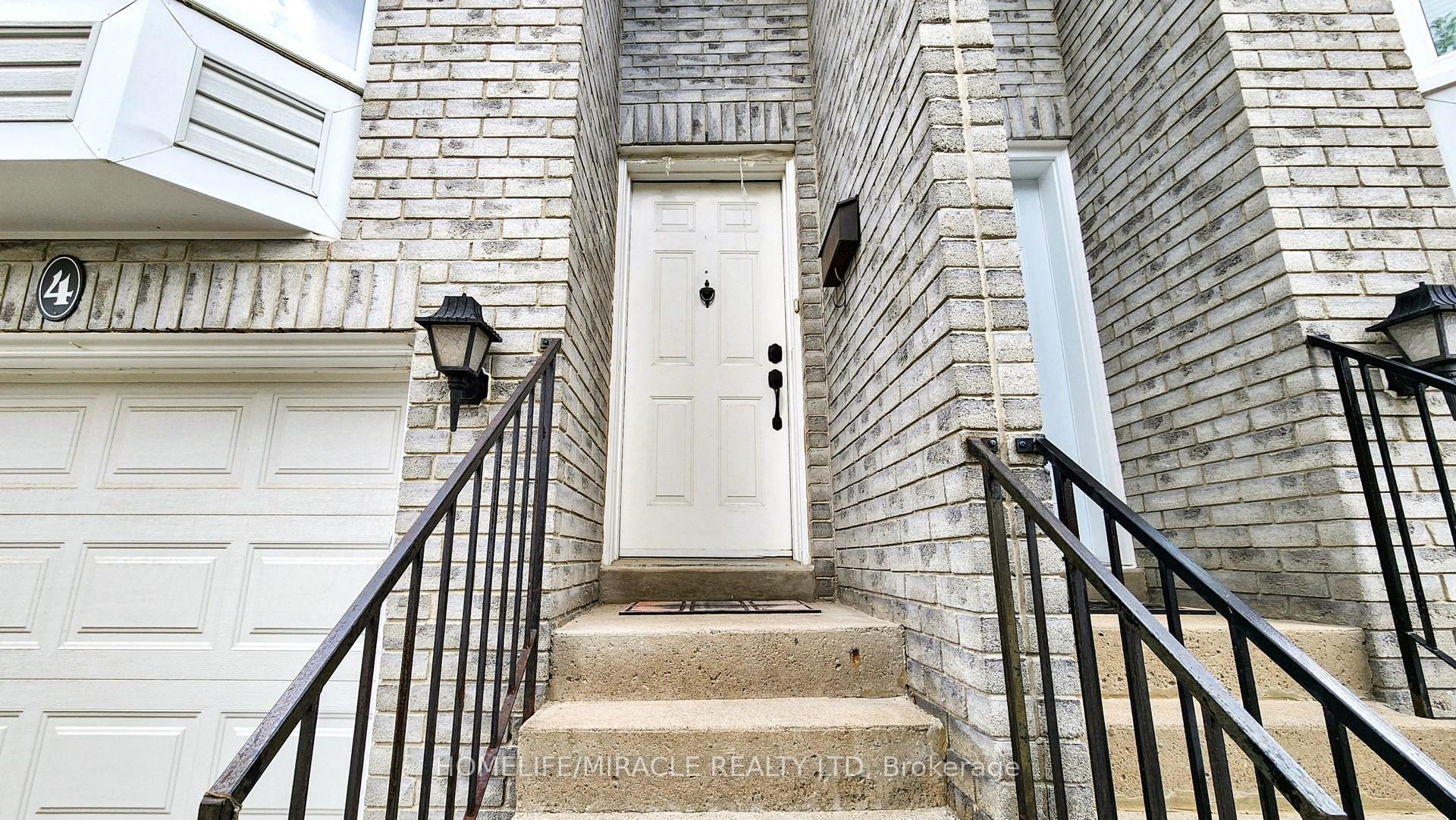 Photo 4 of 4 William Curtis Circle, Newmarket, Gorham-College Manor — HOMEH