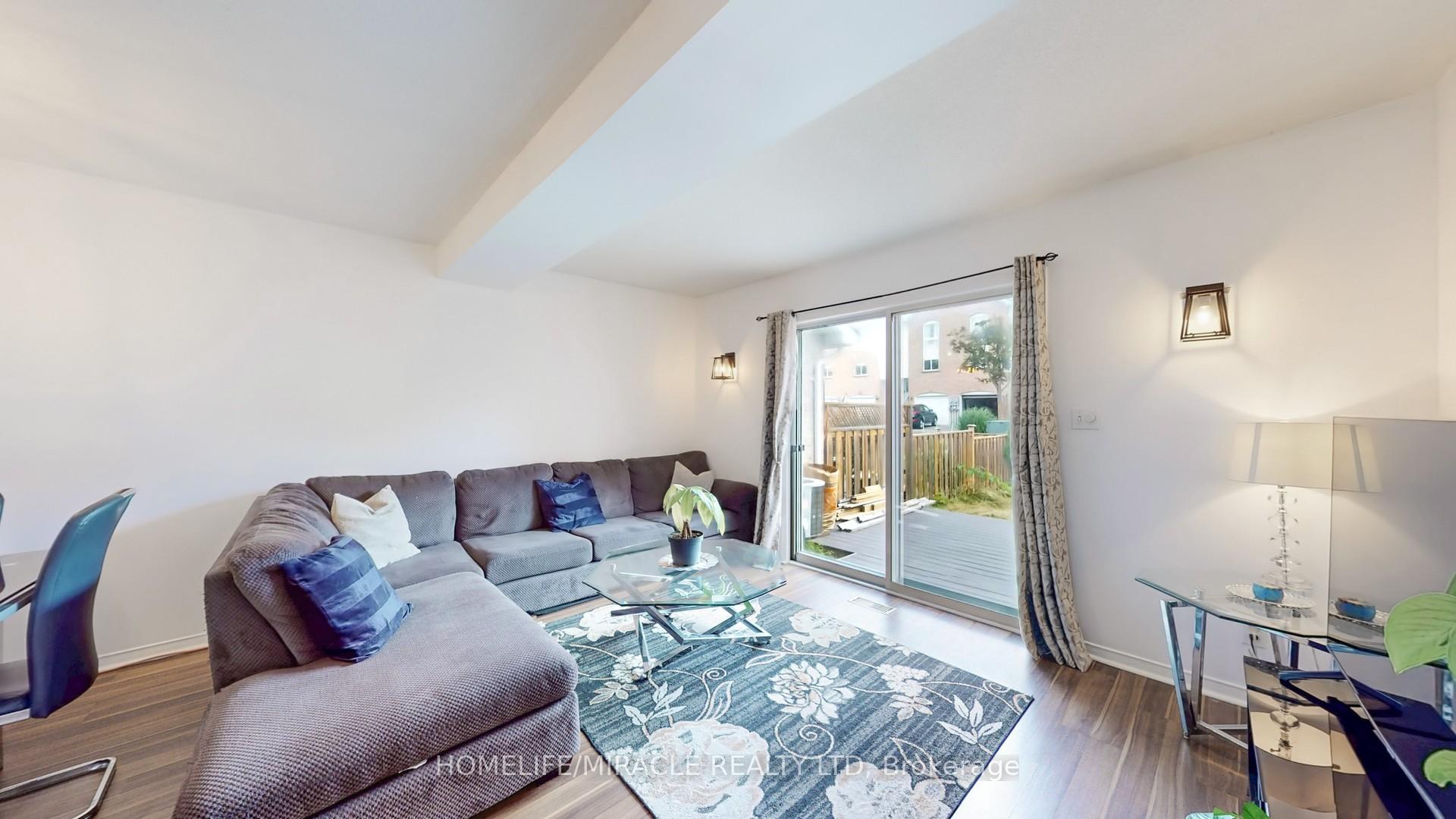 Photo 5 of 4 William Curtis Circle, Newmarket, Gorham-College Manor — HOMEH