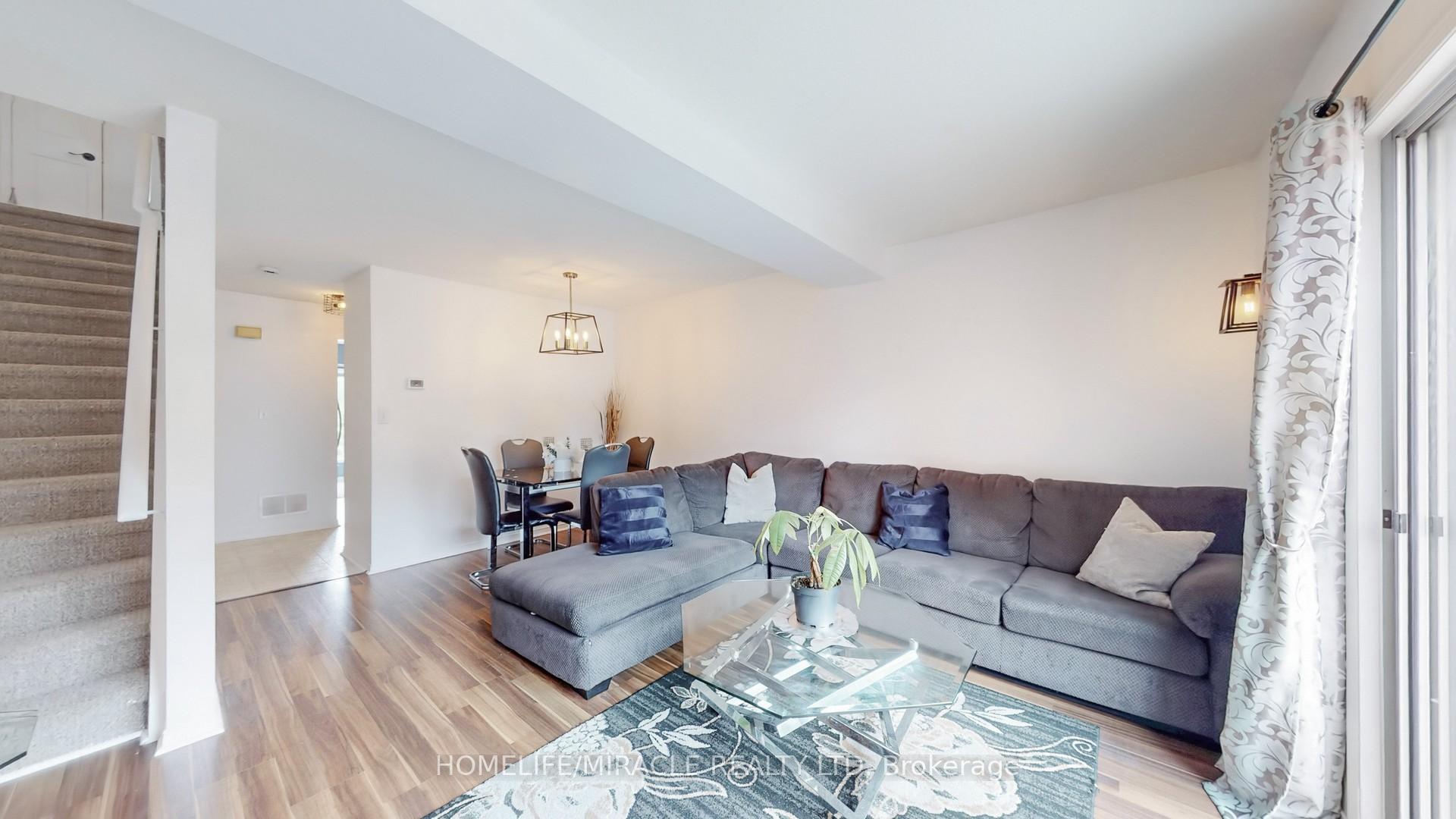 Photo 7 of 4 William Curtis Circle, Newmarket, Gorham-College Manor — HOMEH