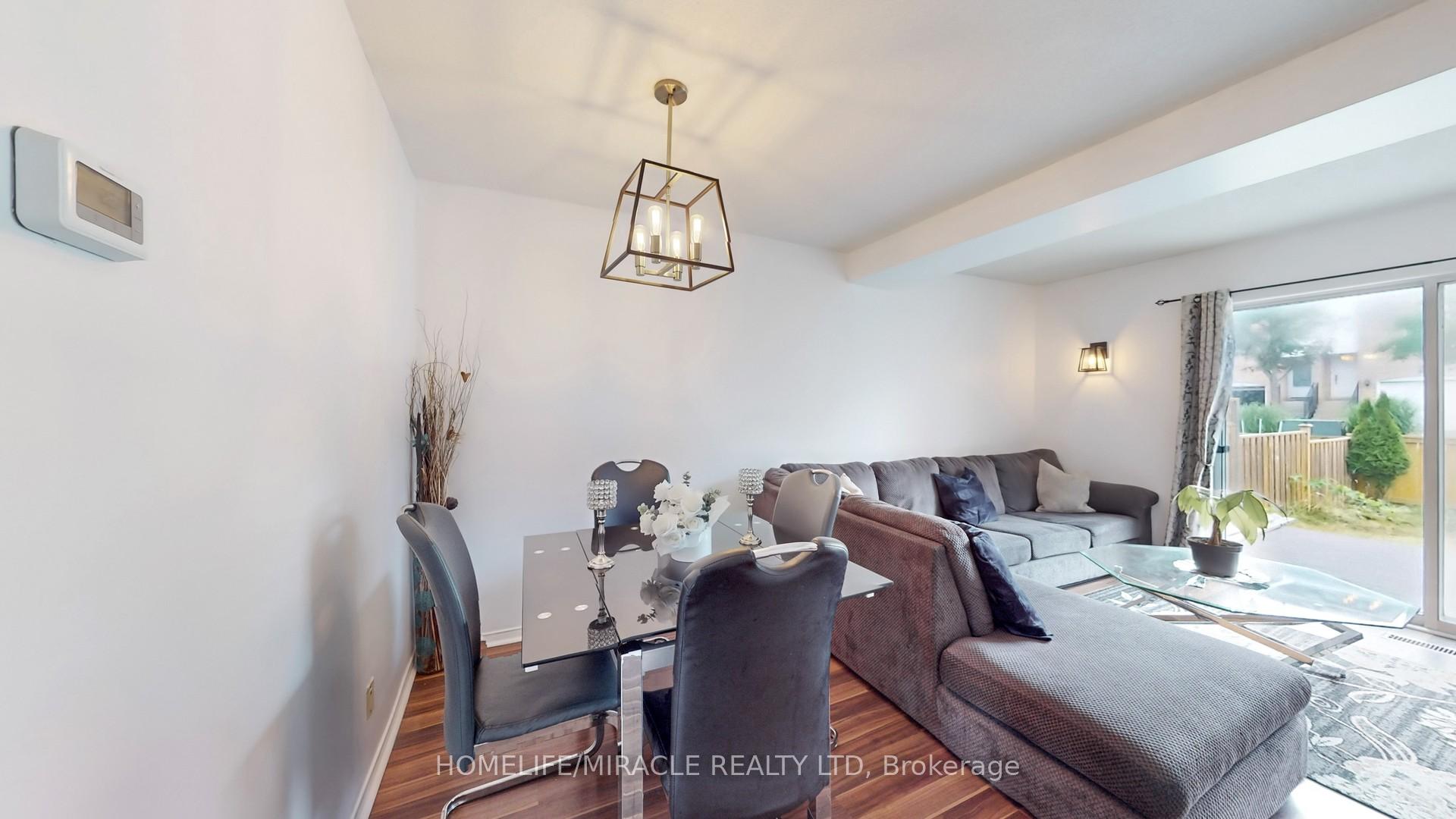 Photo 10 of 4 William Curtis Circle, Newmarket, Gorham-College Manor — HOMEH